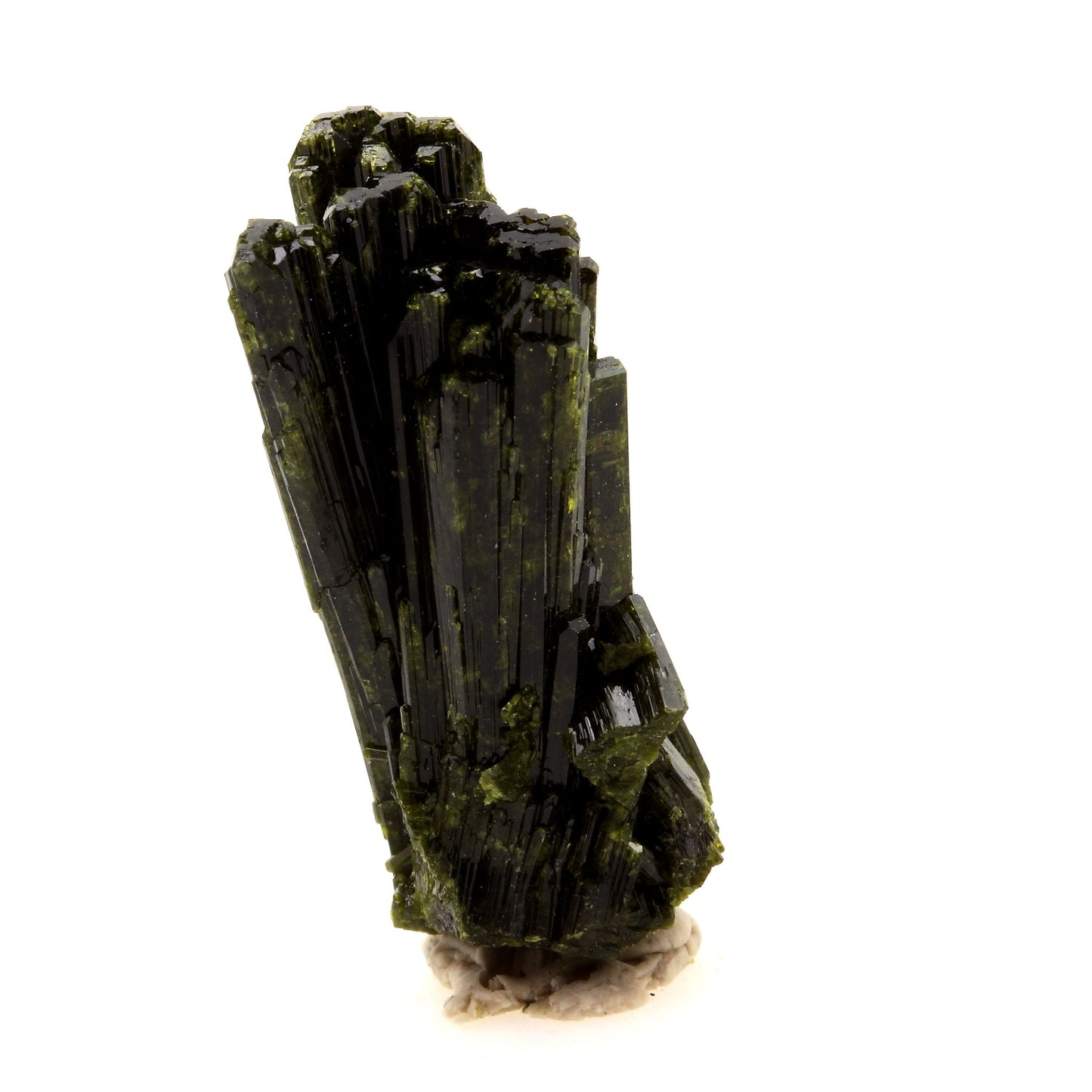 Epidote. 25.09 carats. Cornillon, Bourg d'Oisans, Isère, France