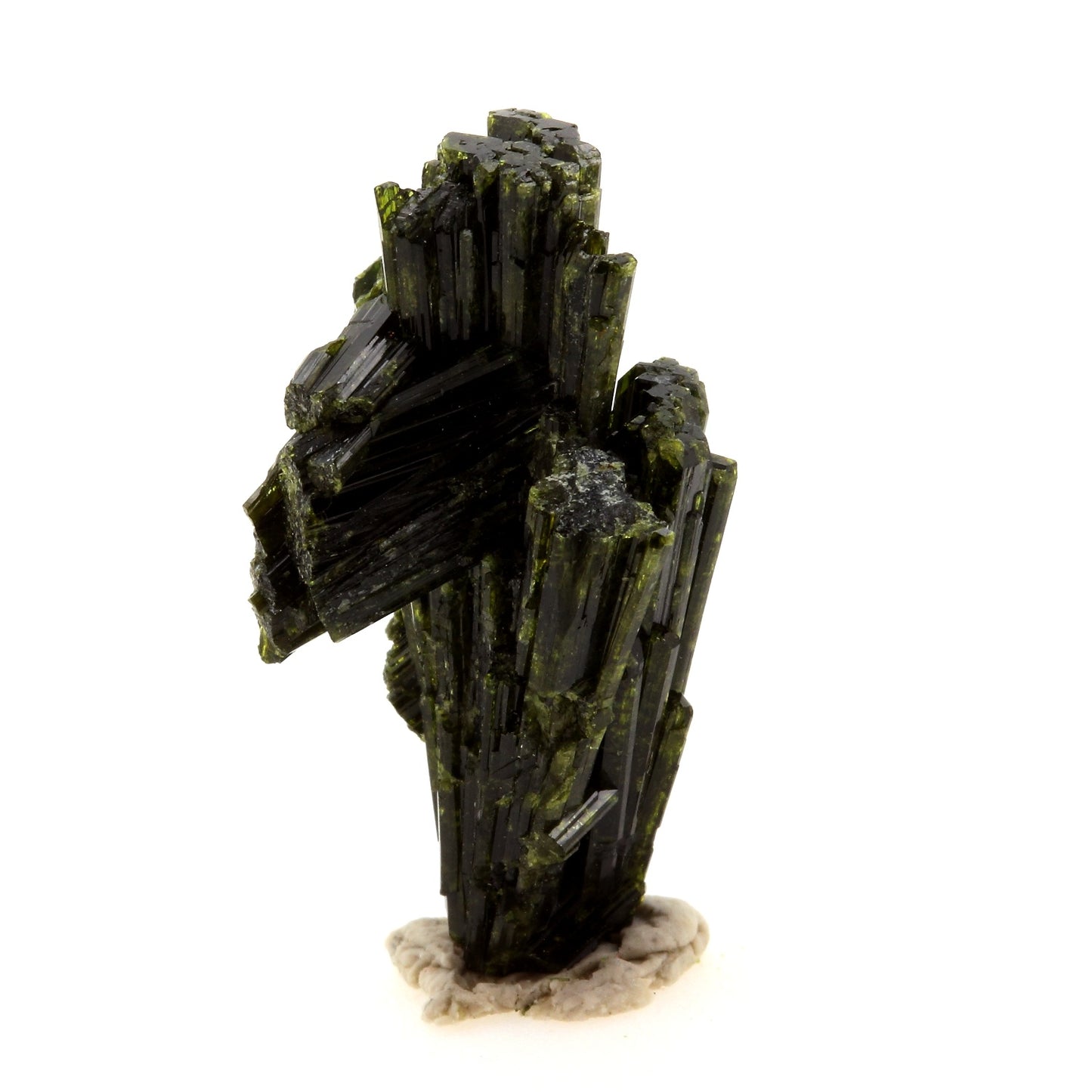 Epidote. 26.60 carats. Cornillon, Bourg d'Oisans, Isère, France