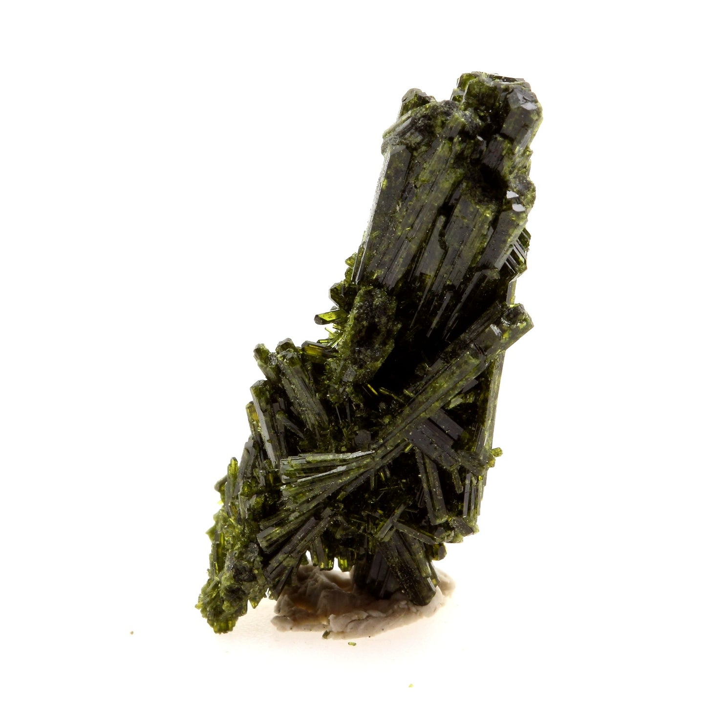 Epidote. 29.24 carats. Cornillon, Bourg d'Oisans, Isère, France