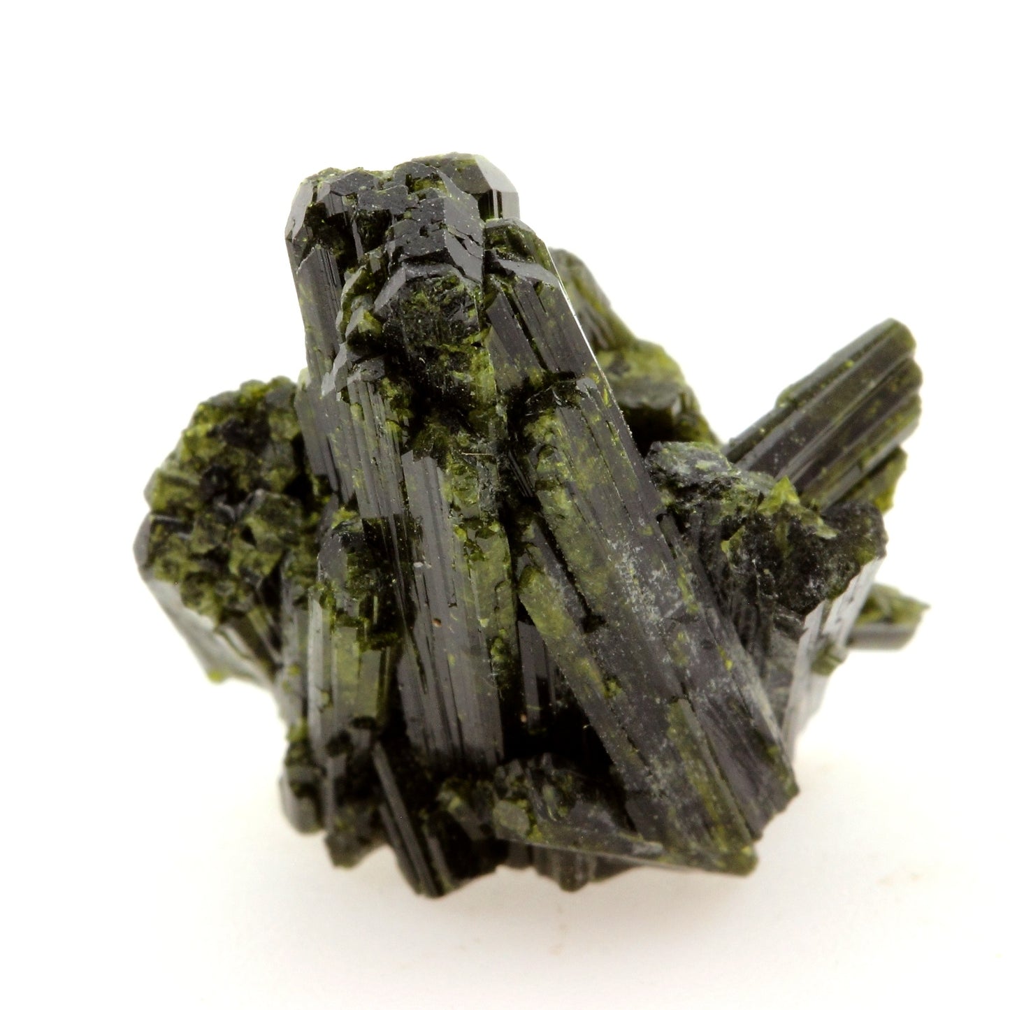 Epidote. 33.77 carats. Cornillon, Bourg d'Oisans, Isère, France