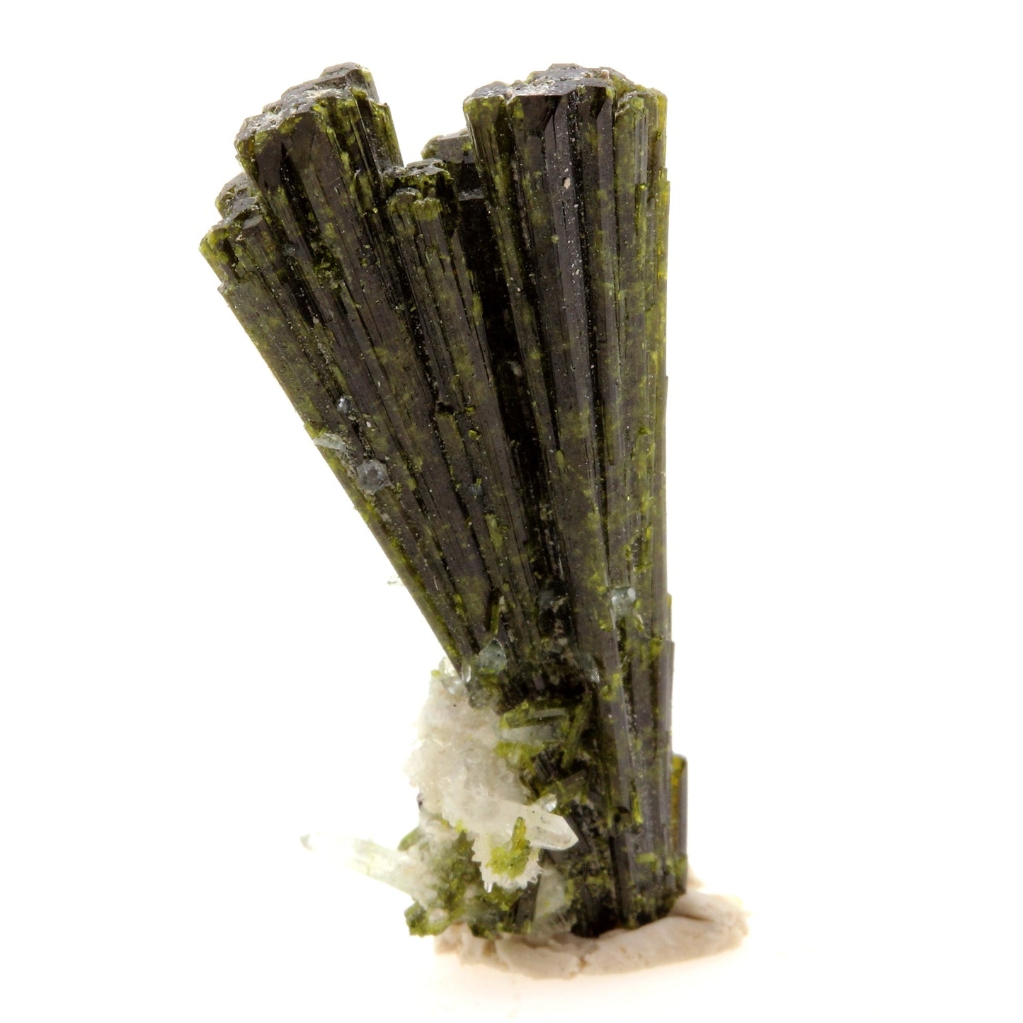 Epidote. 19.95 carats. Cornillon, Bourg d'Oisans, Isère, France