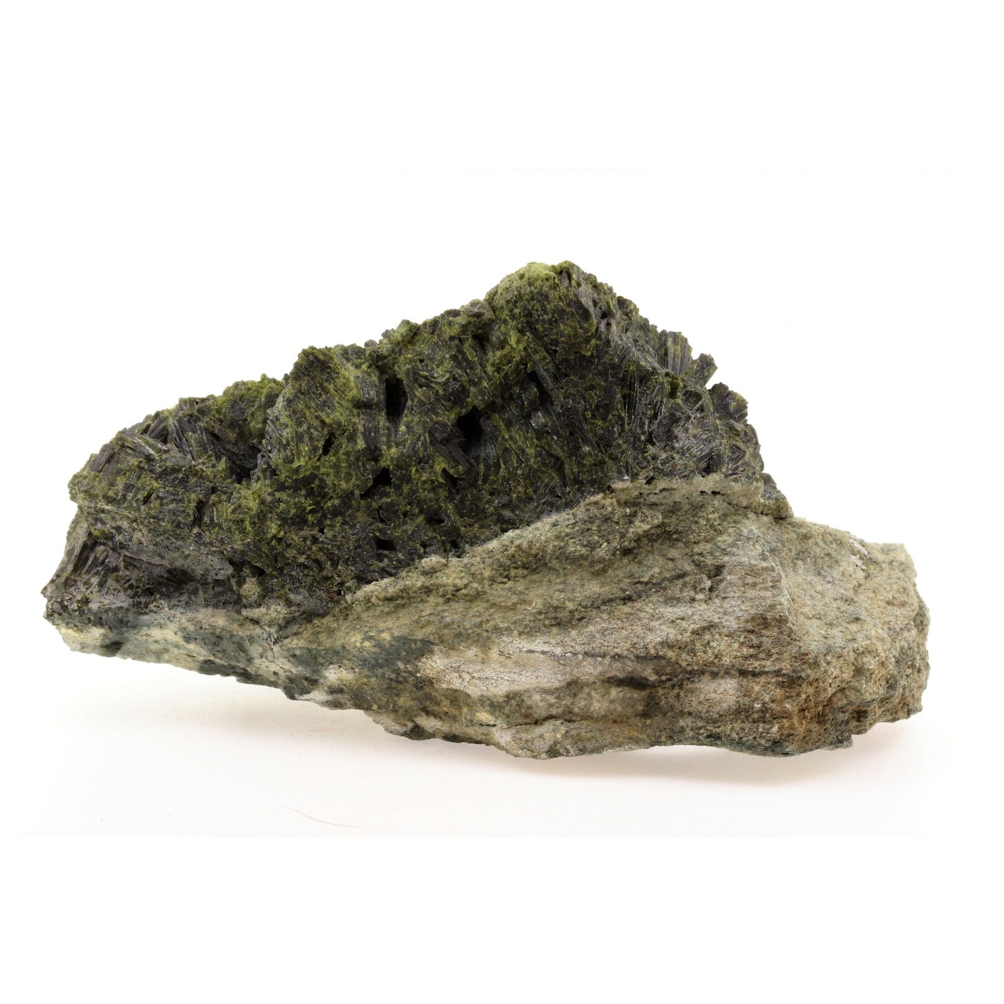 Epidote. 2430.2 carats. Cornillon, Bourg d'Oisans, Isère, France