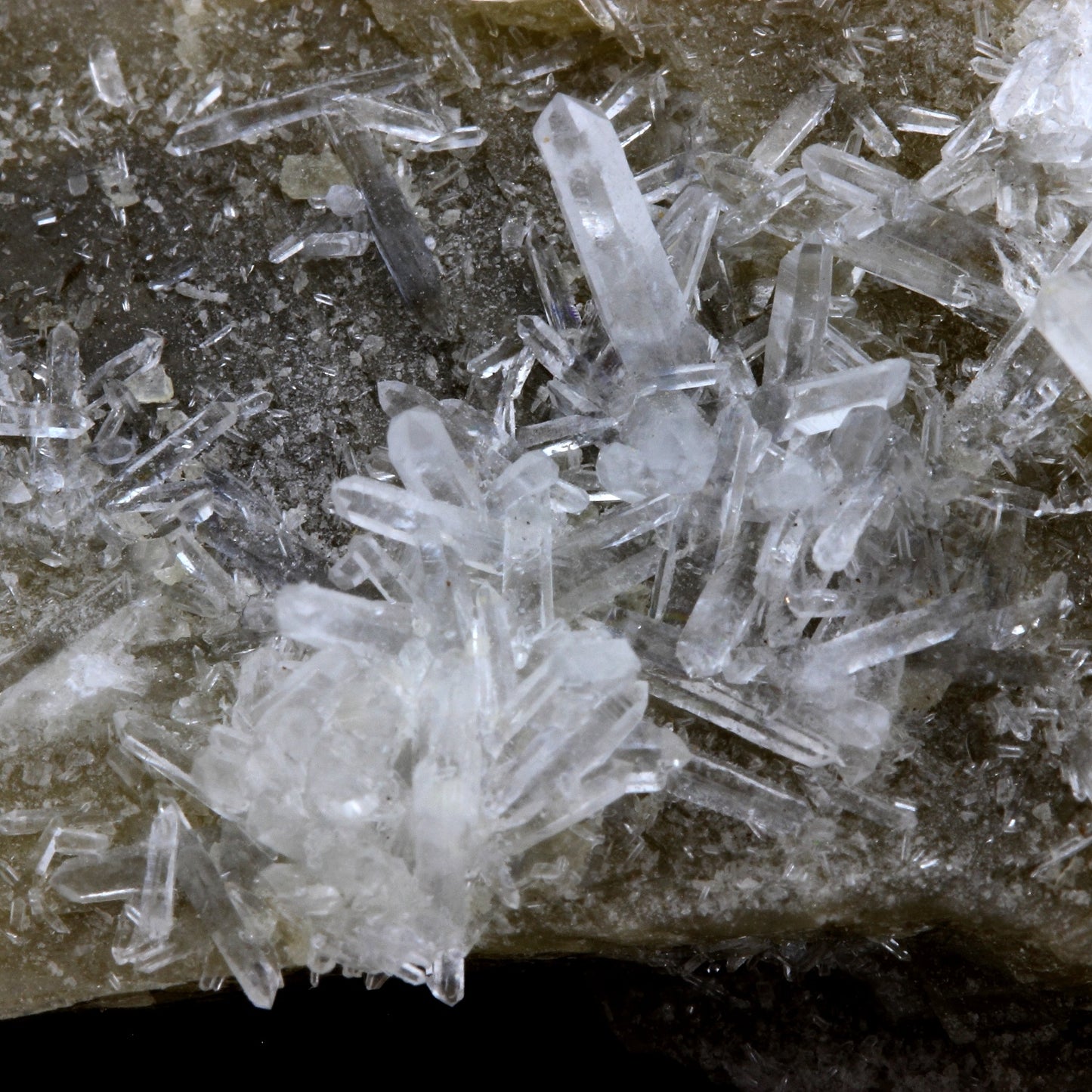 Siderite, Quartz, Calcite. 247.5 carats. Mésage Mine, Vizille, France