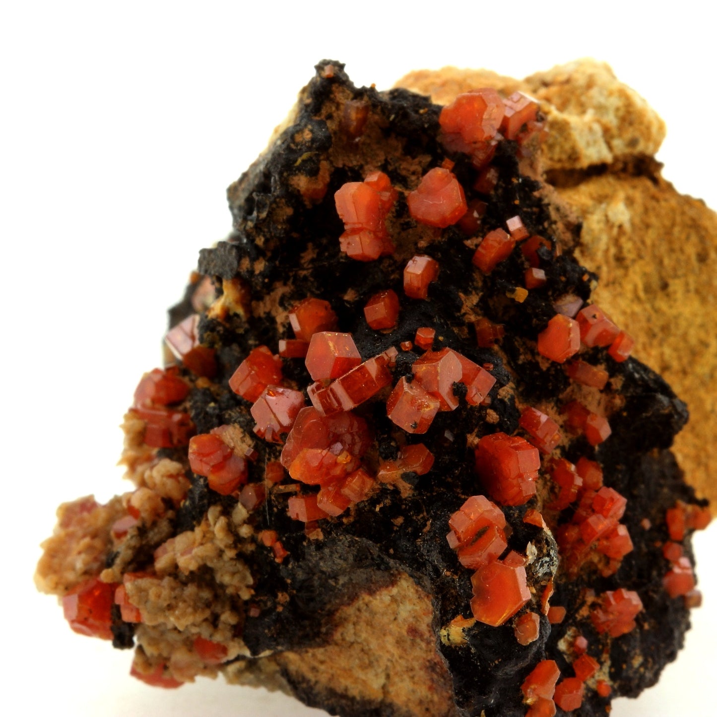 Vanadinite + Goethite. 270.9 carats. Mibladen Mining District, Midelt, Maroc