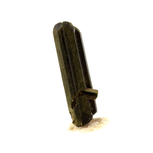 Epidote. 5.71 carats. Miarirano, Vakinankaratra Region, Madagascar