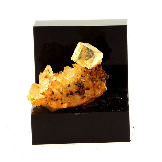 Fluorite + Quartz. 39.1 carats. Langeac, Haute-Loire, France