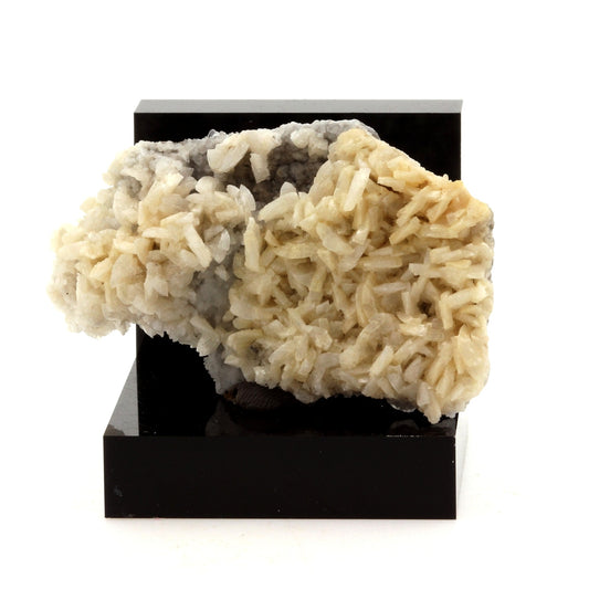 Dolomite + Calcite. 111.1 carats. Champa quarry, Le Gua, Isère, France