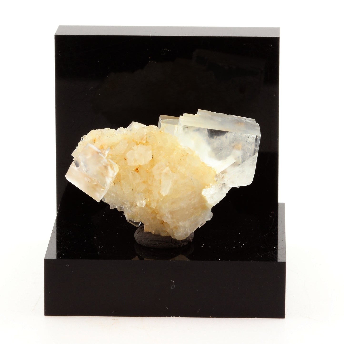 Fluorite + Quartz. 54.3 carats. Pratclaux, Langeac, Haute-Loire, France