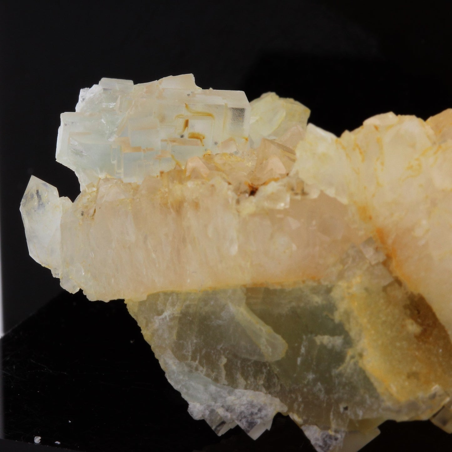 Fluorite + Quartz. 214.1 carats. Pratclaux, Langeac, Haute-Loire, France