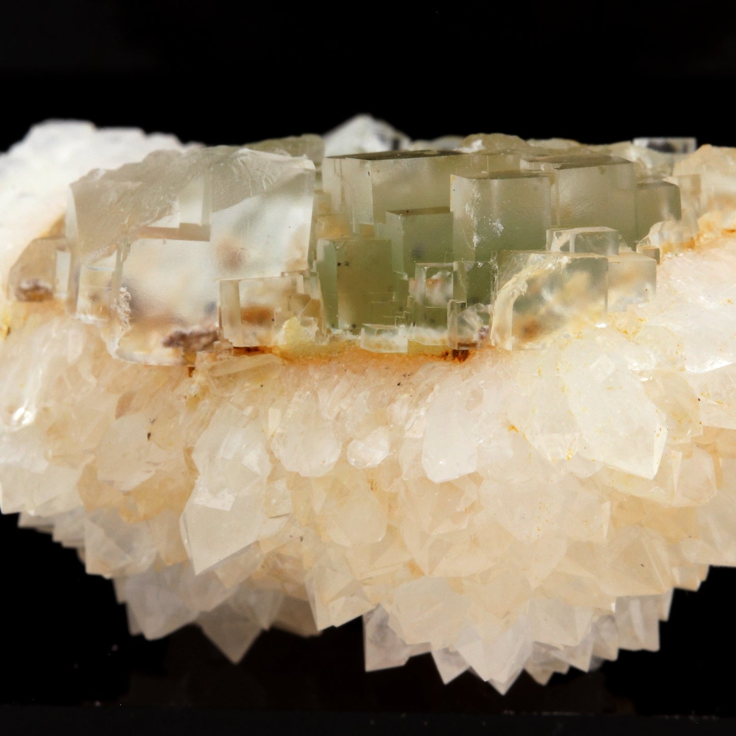 Fluorite + Quartz. 183.3 carats. Pratclaux, Langeac, Haute-Loire, France