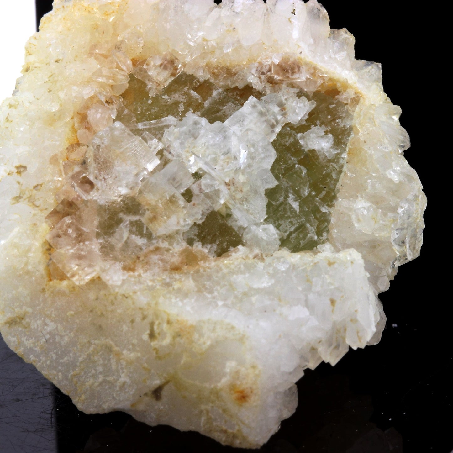Fluorite + Quartz. 140.1 carats. Pratclaux, Langeac, Haute-Loire, France