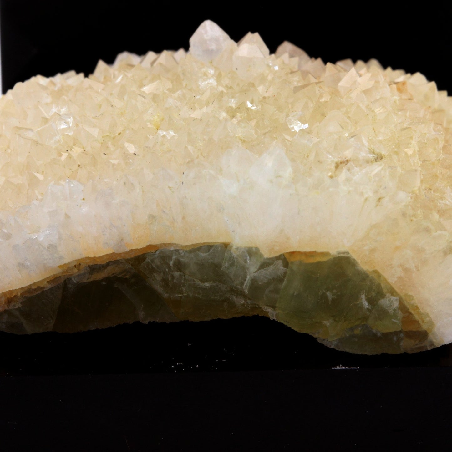 Fluorite + Quartz. 363.6 carats. Pratclaux, Langeac, Haute-Loire, France