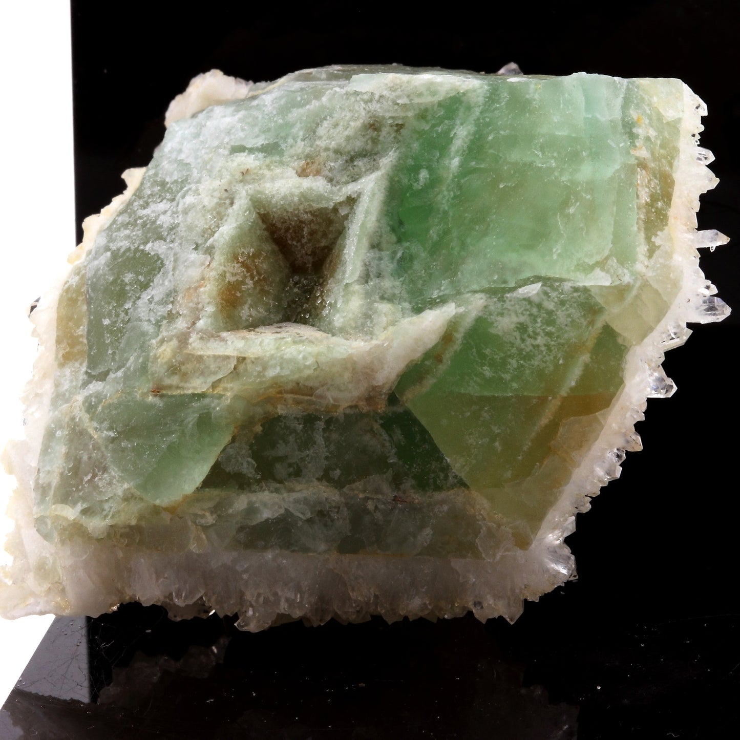 Fluorite + Quartz. 349.6 carats. Pratclaux, Langeac, Haute-Loire, France