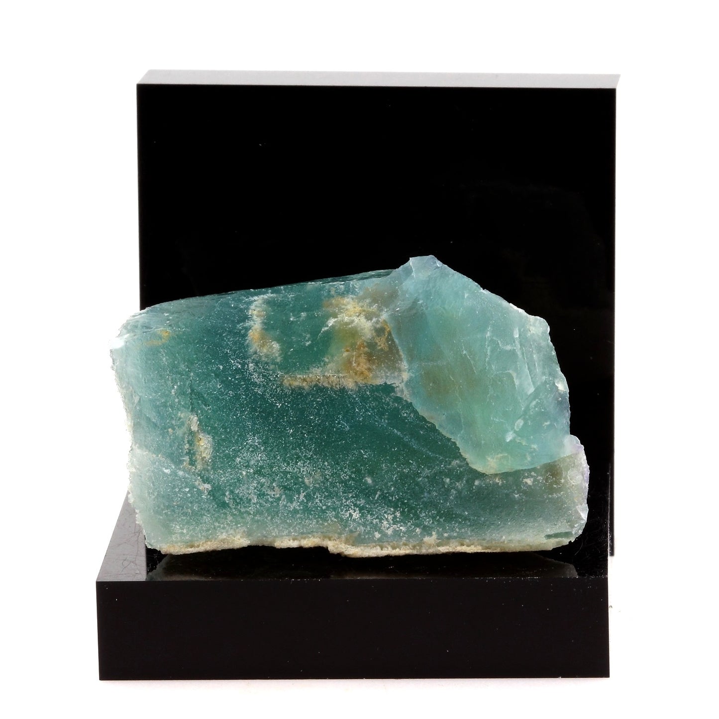 Fluorite. 269.0 carats. Pratclaux, Langeac, Haute-Loire, France