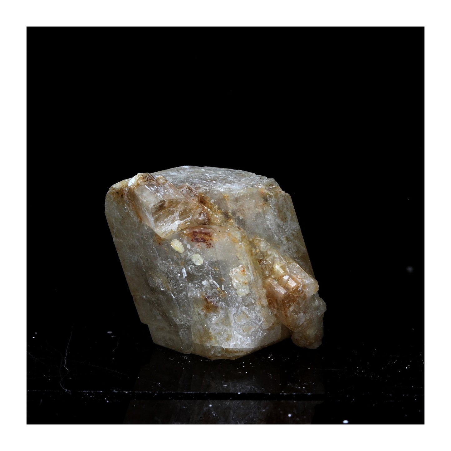 Calcite. 91.8 carats. La Mure, Isère, France