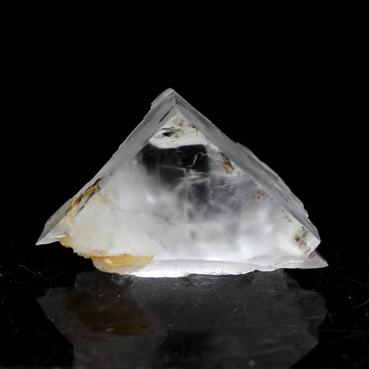 Fluorite. 65.14 carats. Pratclaux, Langeac, Haute-Loire, France