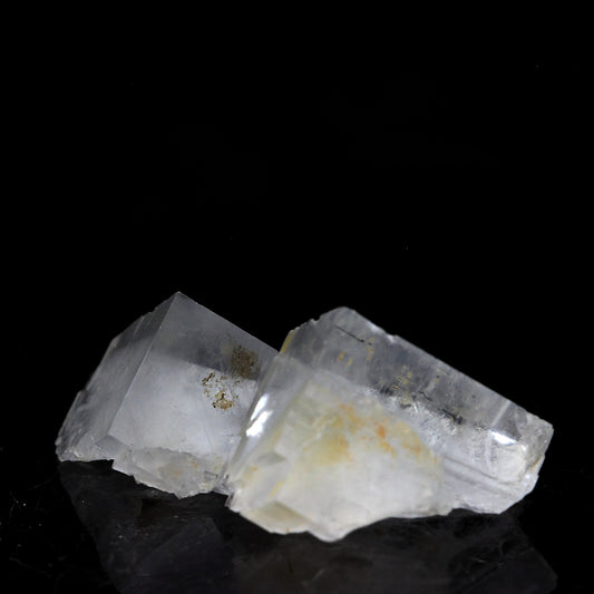 Fluorite. 56.51 carats. Pratclaux, Langeac, Haute-Loire, France