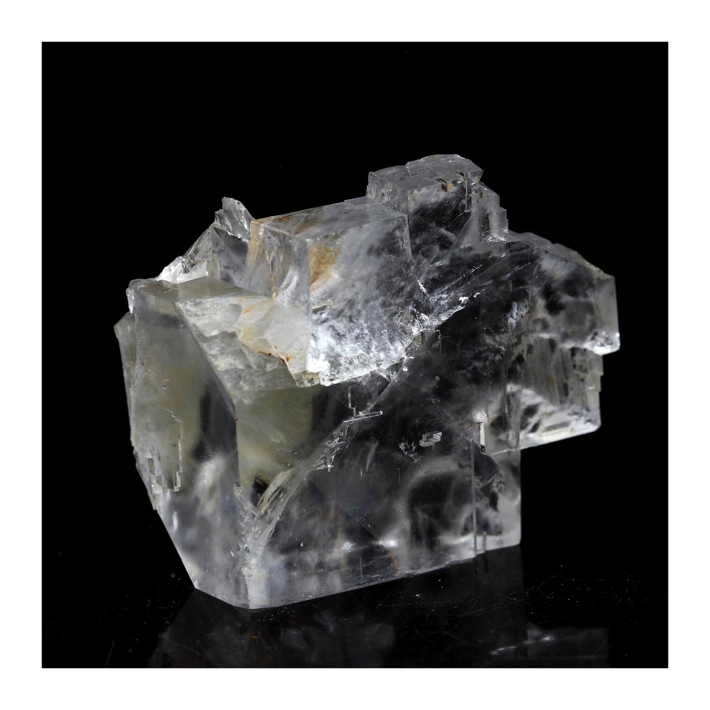 Fluorite. 124.5 carats. Pratclaux, Langeac, Haute-Loire, France
