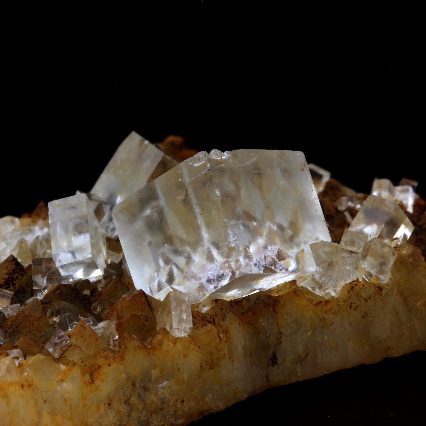 Fluorite + Quartz. 110.8 carats. Pratclaux, Langeac, Haute-Loire, France