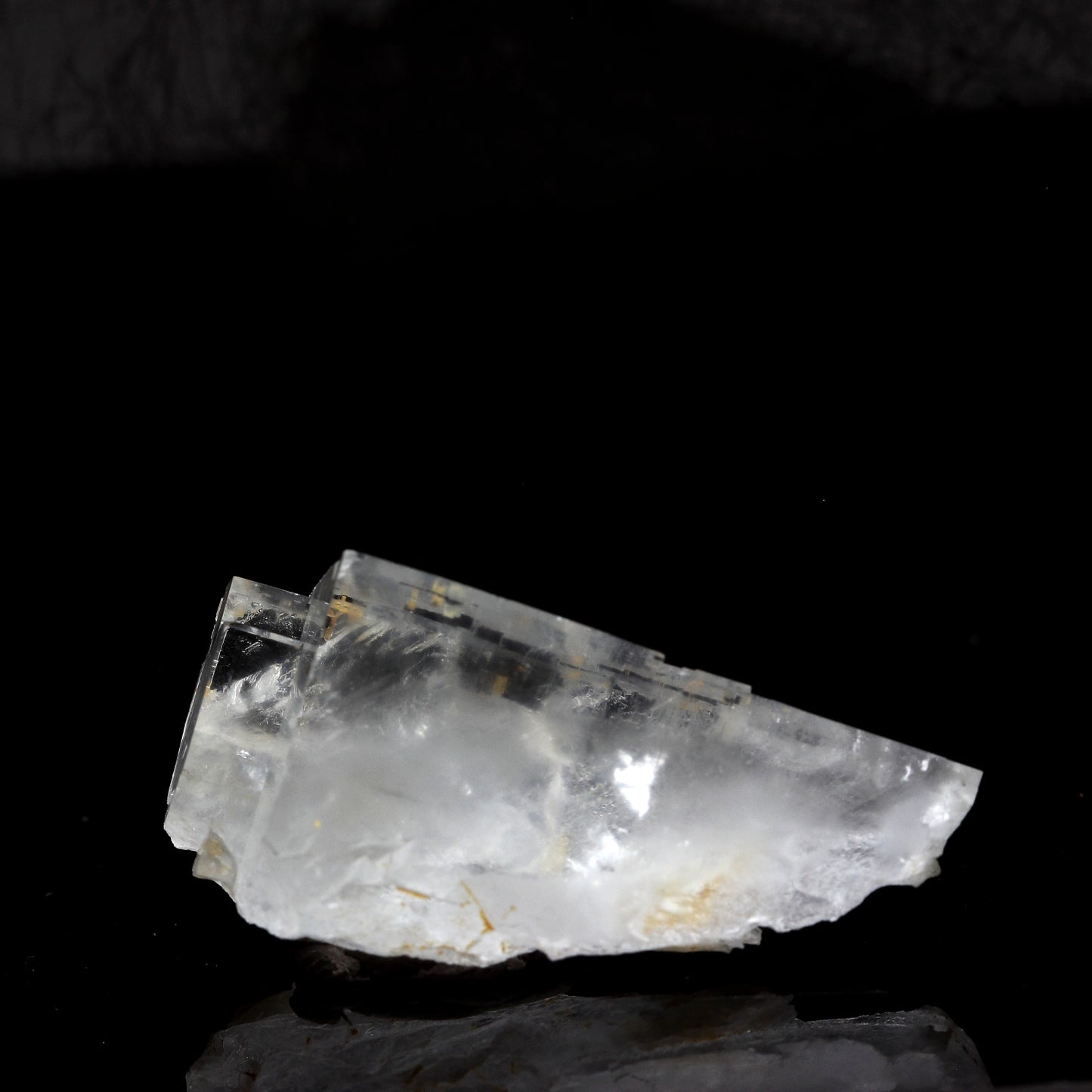 Fluorite. 84.3 carats. Langeac, Haute-Loire, France