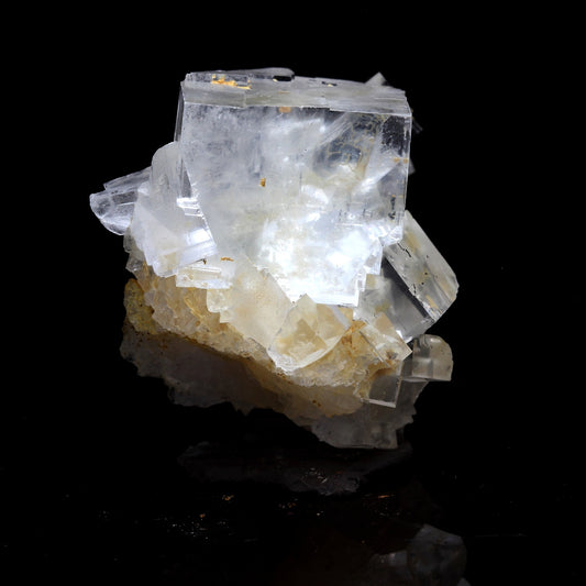 Fluorite. 91.2 carats. Langeac, Haute-Loire, France