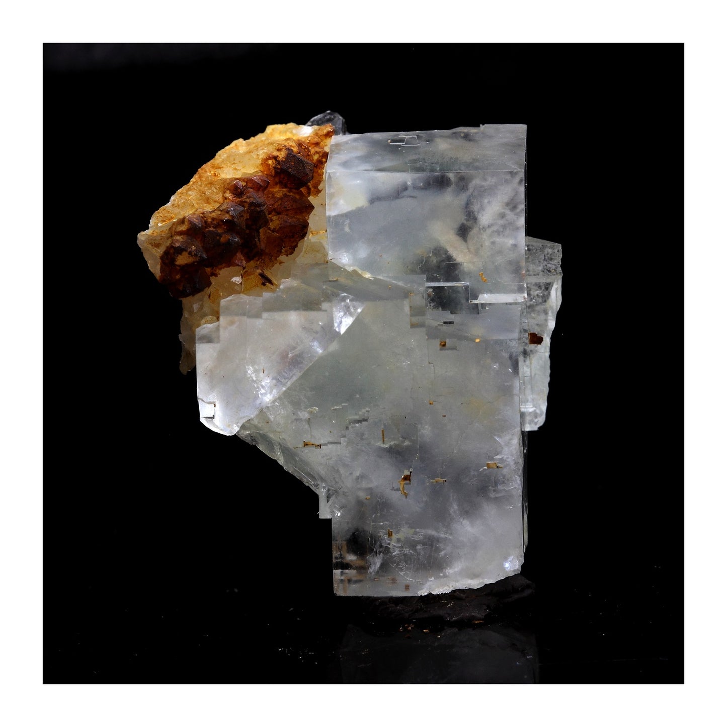Fluorite + Quartz. 98.8 carats. Langeac, Haute-Loire, France