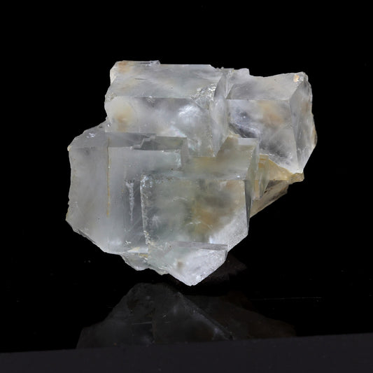 Fluorite. 98.6 carats. Langeac, Haute-Loire, France