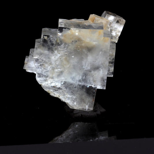 Fluorite. 76.7 carats. Langeac, Haute-Loire, France