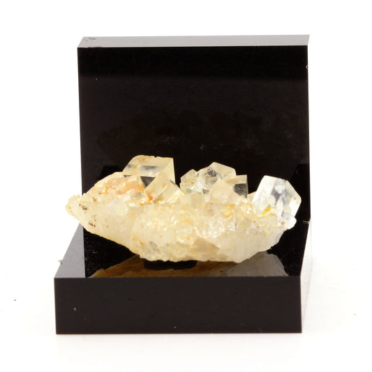 Fluorite + Quartz. 72.2 carats. Langeac, Haute-Loire, France