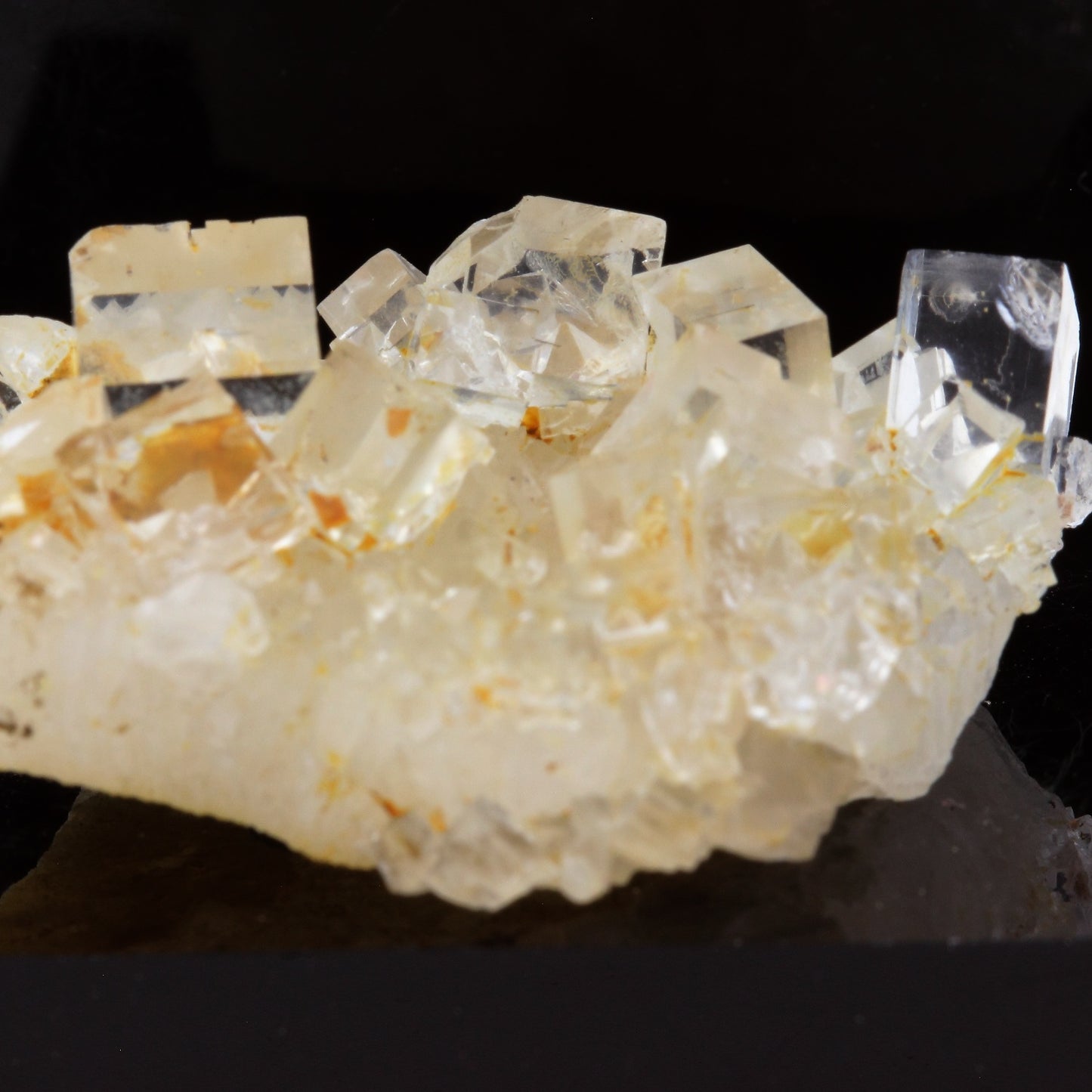 Fluorite + Quartz. 72.2 carats. Langeac, Haute-Loire, France