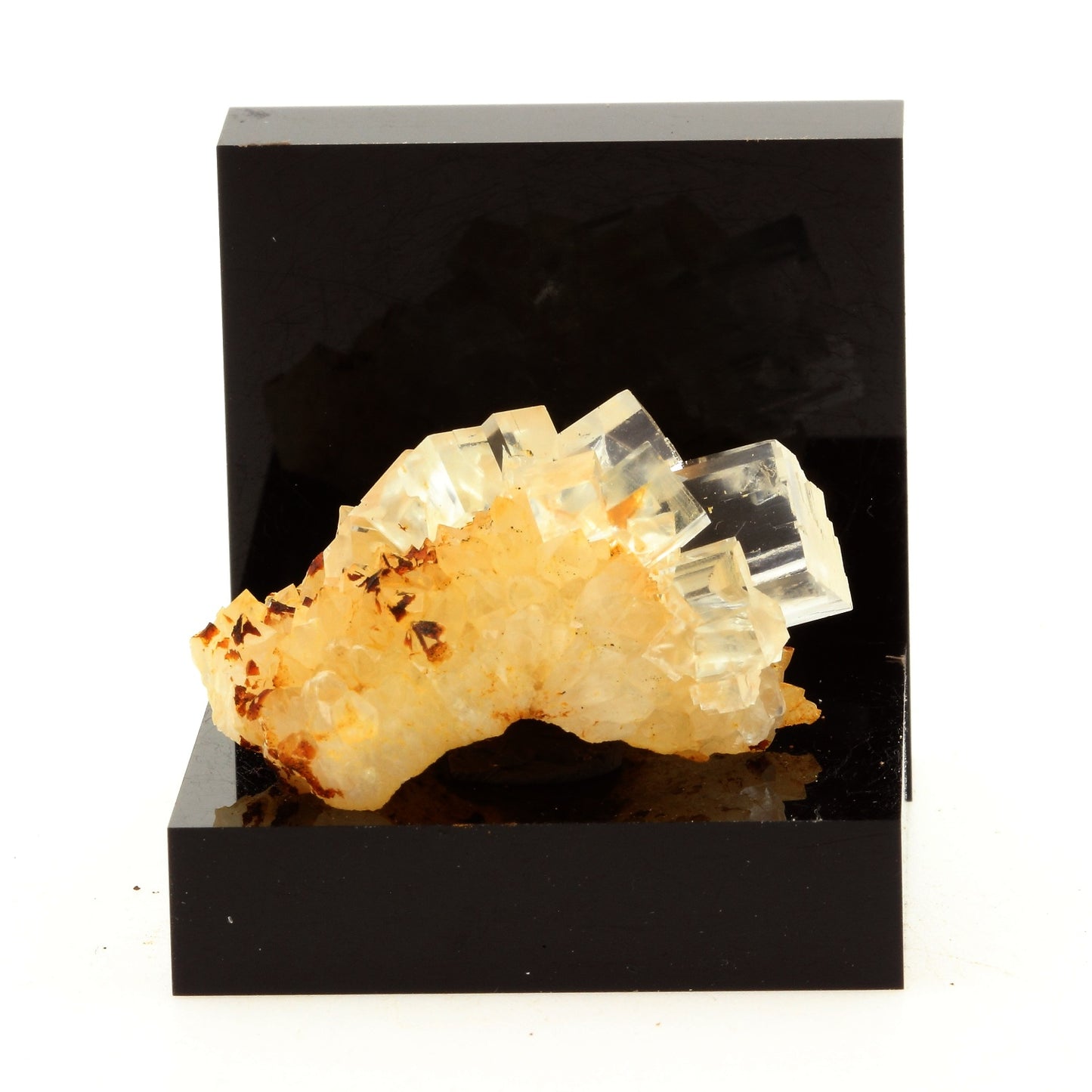 Fluorite + Quartz. 91.9 carats. Langeac, Haute-Loire, France