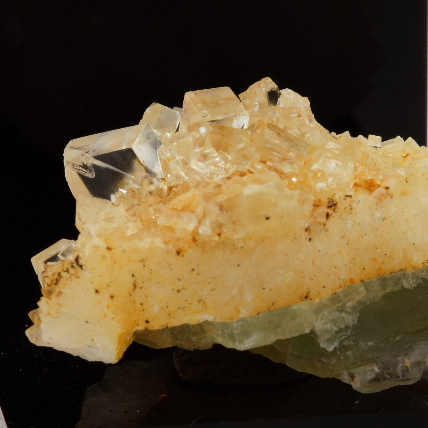 Fluorite + Quartz. 146.8 carats. Langeac, Haute-Loire, France