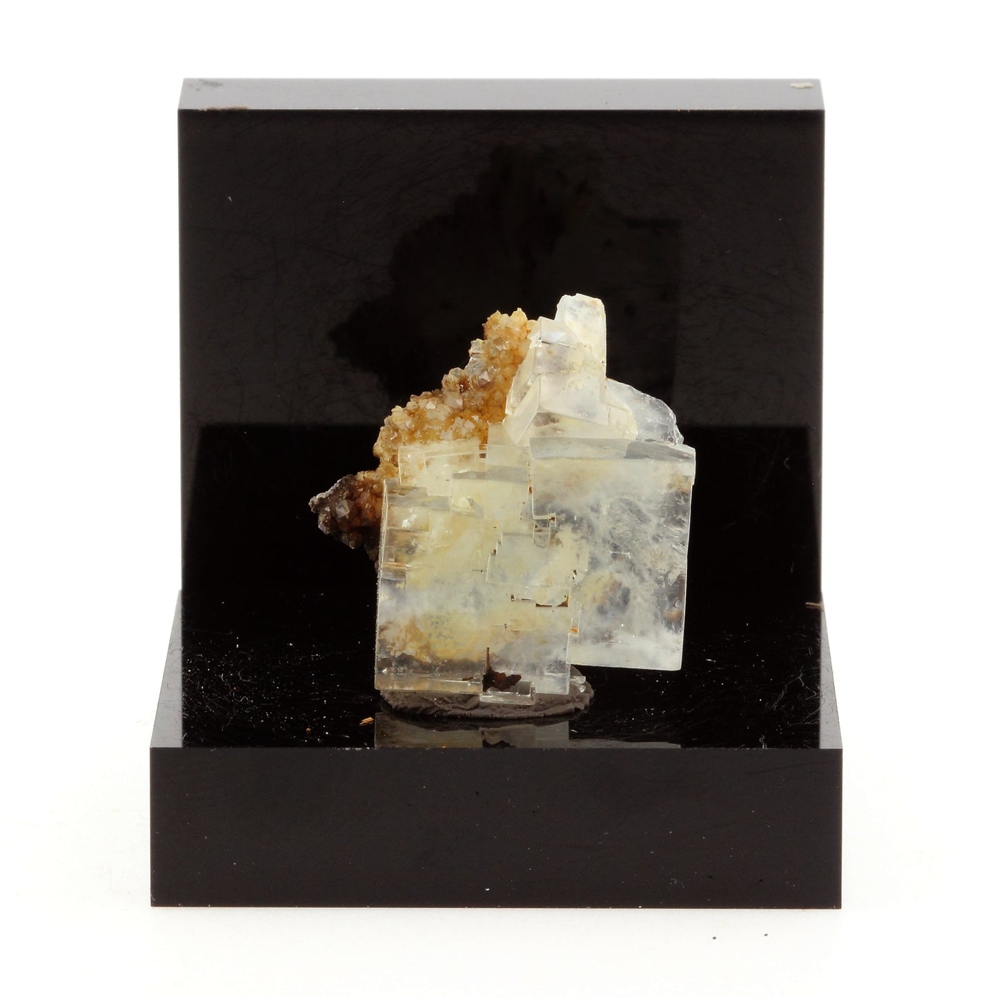 Fluorite + Quartz. 42.5 carats. Langeac, Haute-Loire, France