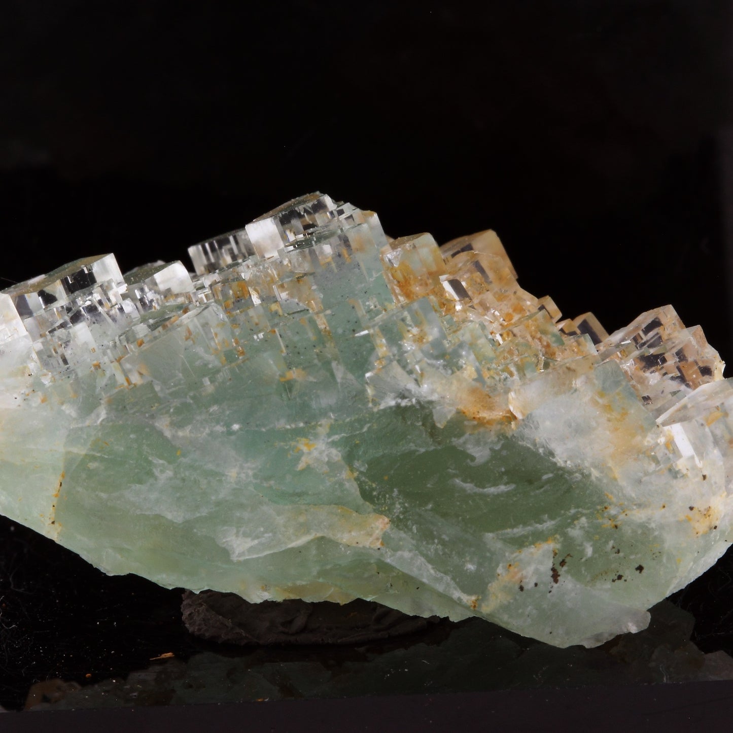Fluorite. 107.4 carats. Langeac, Haute-Loire, France