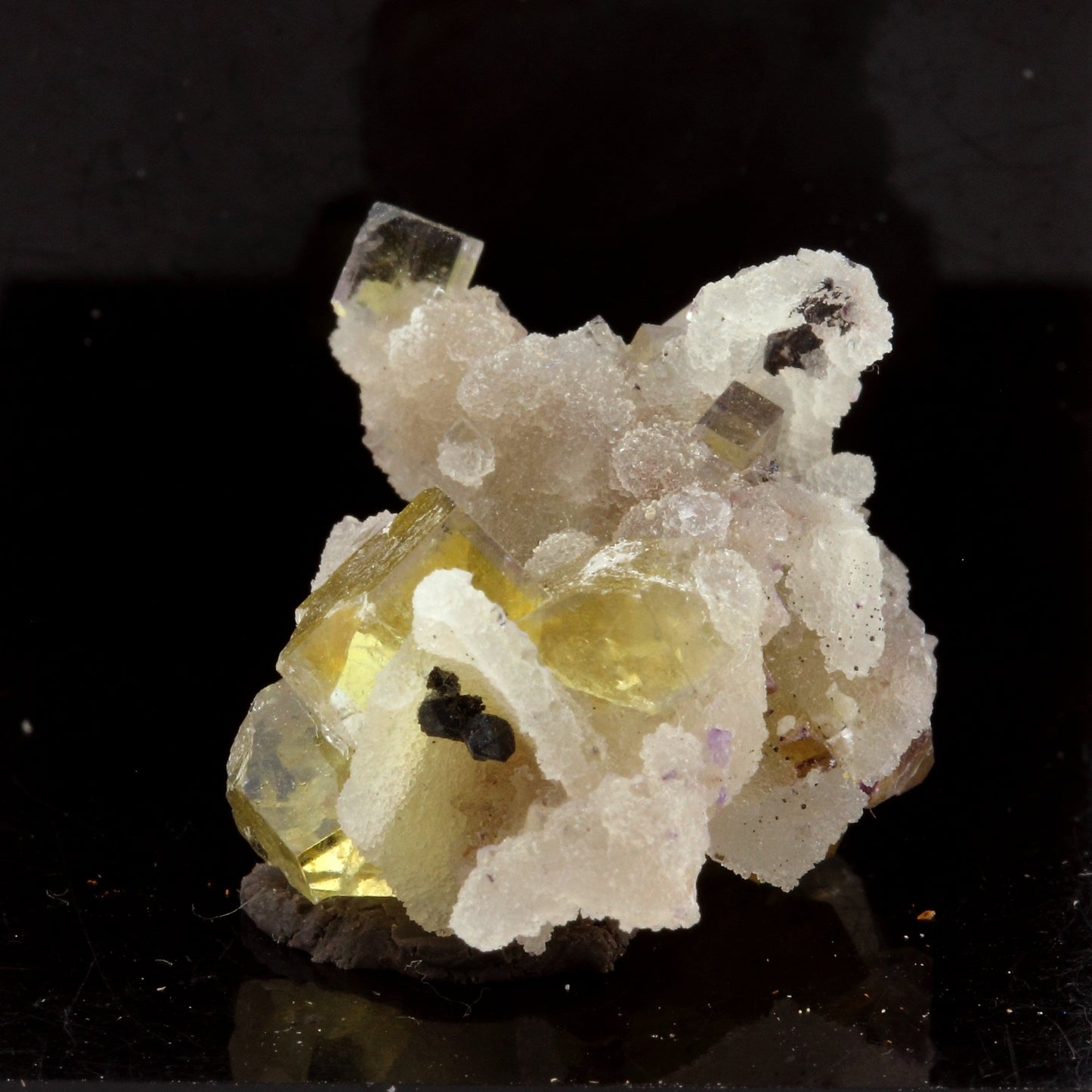 Fluorite. 20.8 carats. Vensat, Aigueperse, Puy-de-Dôme, France