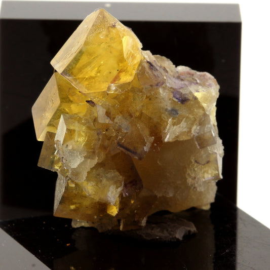 Fluorite. 61.7 carats. Vensat, Aigueperse, Puy-de-Dôme, France