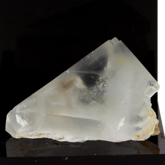 Fluorite. 98.3 carats. Langeac, Haute-Loire, France