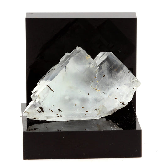 Fluorite. 133.0 carats. Langeac, Haute-Loire, France
