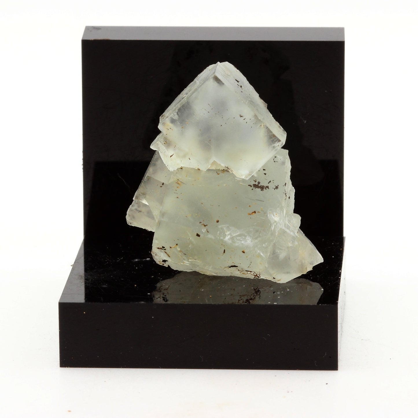 Fluorite. 108.4 carats. Langeac, Haute-Loire, France