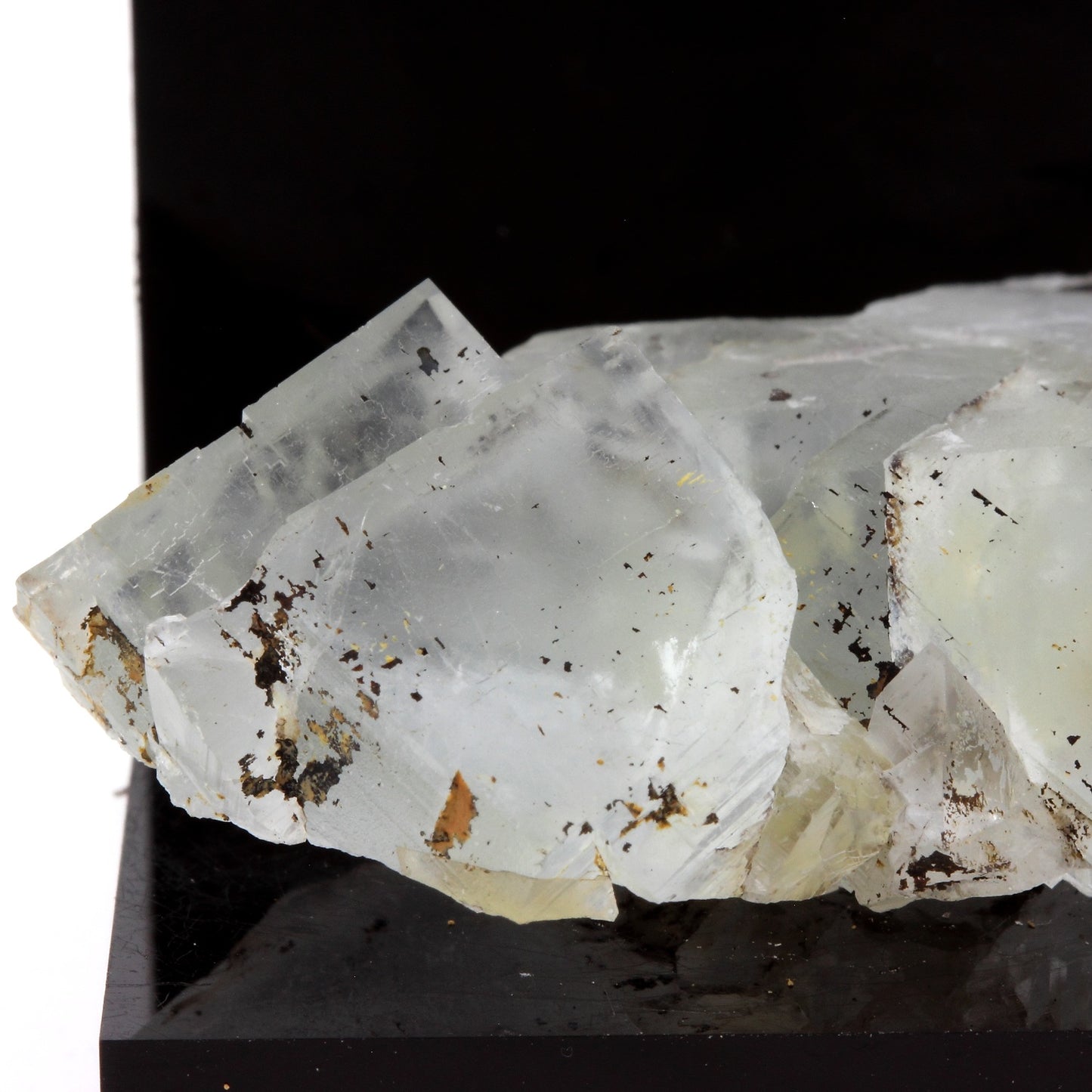 Fluorite. 160.0 carats. Langeac, Haute-Loire, France