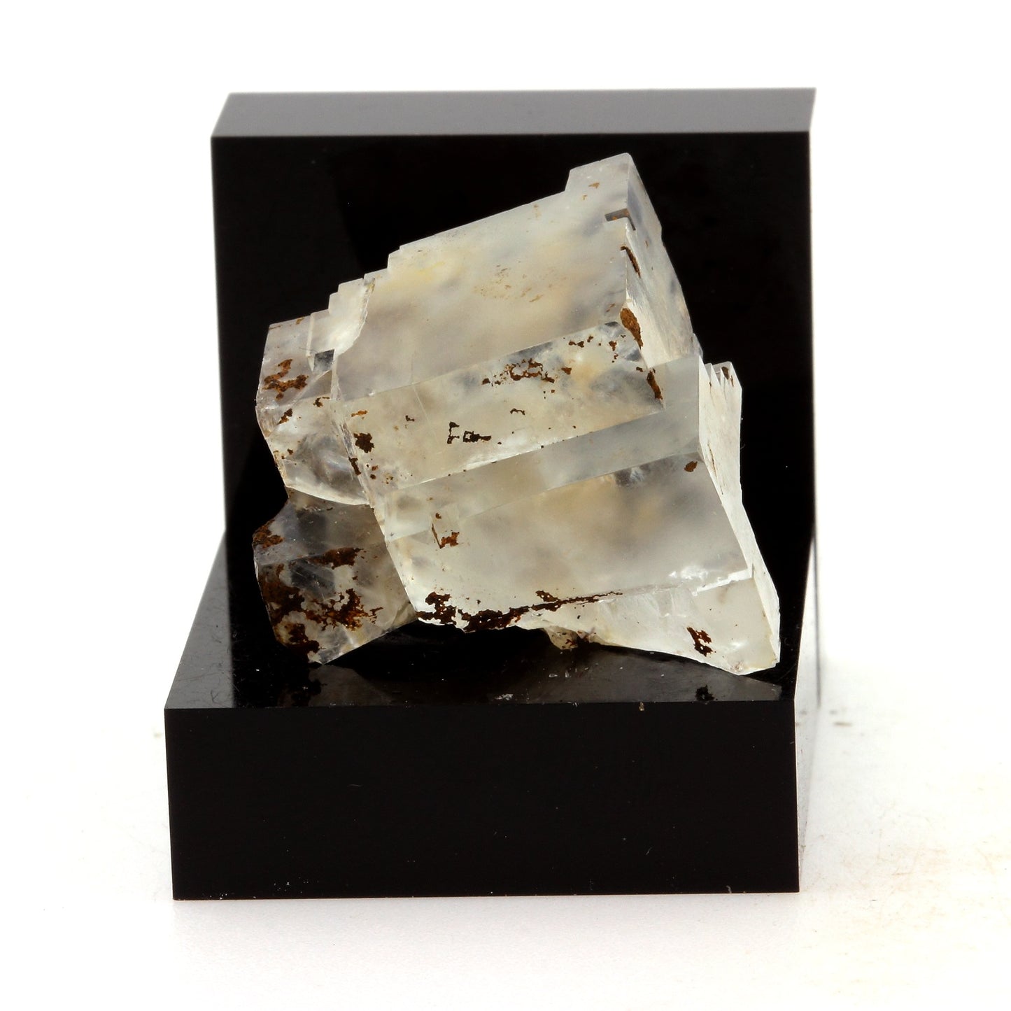 Fluorite. 67.4 carats. Langeac, Haute-Loire, France