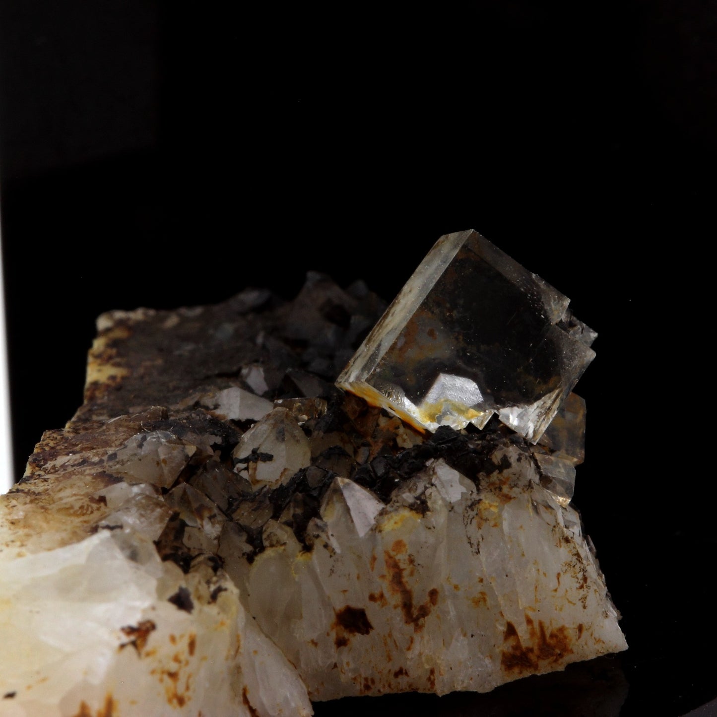 Fluorite + Quartz. 42.8 carats. Langeac, Haute-Loire, France