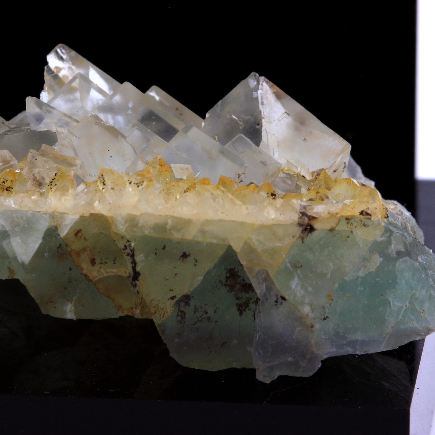 Fluorite + Quartz. 162.4 carats. Langeac, Haute-Loire, France