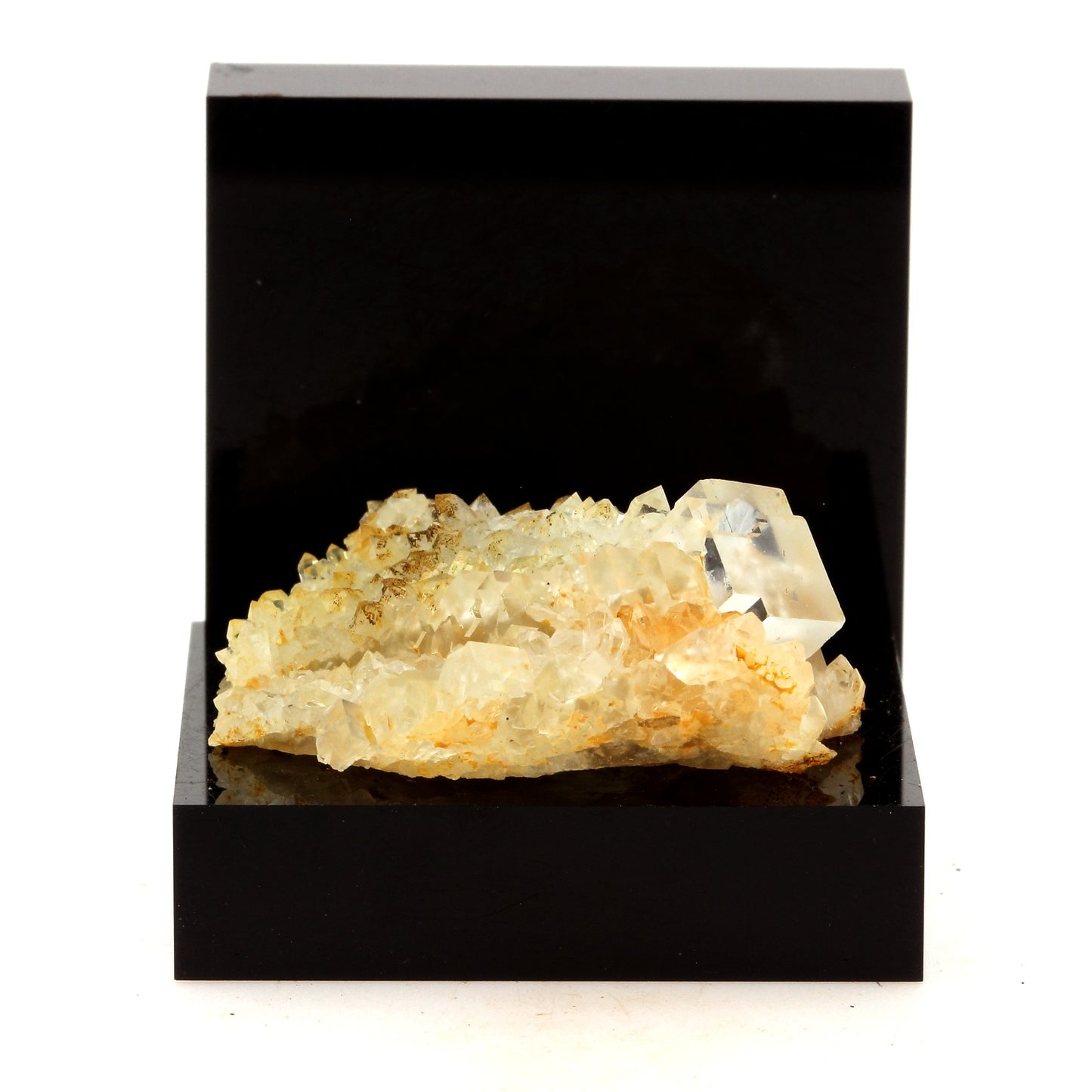 Fluorite + Quartz. 73.0 carats. Langeac, Haute-Loire, France