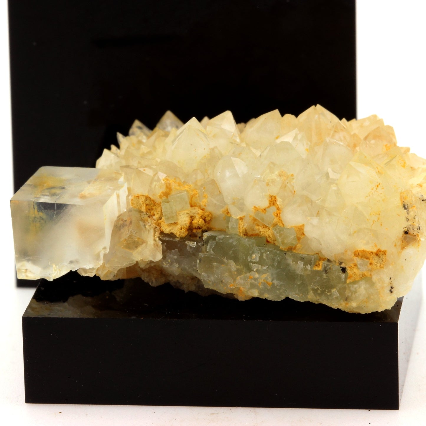Fluorite + Quartz. 158.5 carats. Langeac, Haute-Loire, France