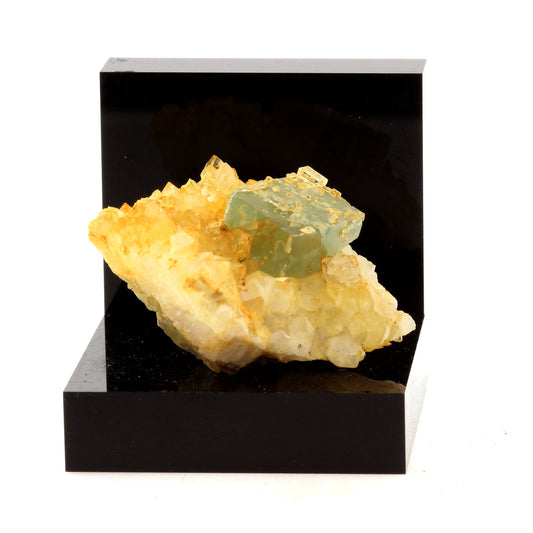Fluorite + Quartz. 101.2 carats. Langeac, Haute-Loire, France