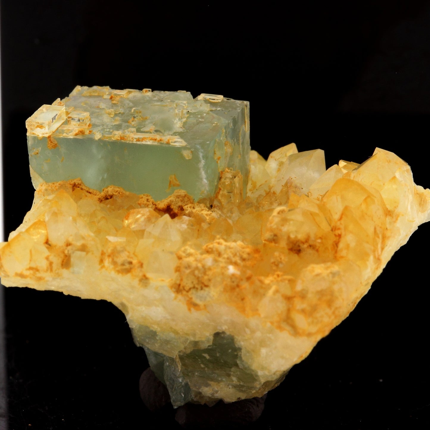 Fluorite + Quartz. 101.2 carats. Langeac, Haute-Loire, France