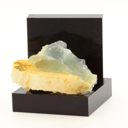 Fluorite + Quartz. 124.8 carats. Langeac, Haute-Loire, France