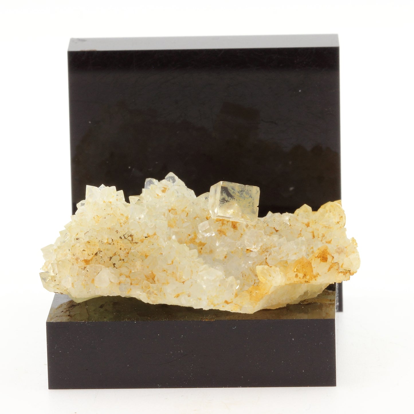 Fluorite + Quartz. 112.6 carats. Langeac, Haute-Loire, France