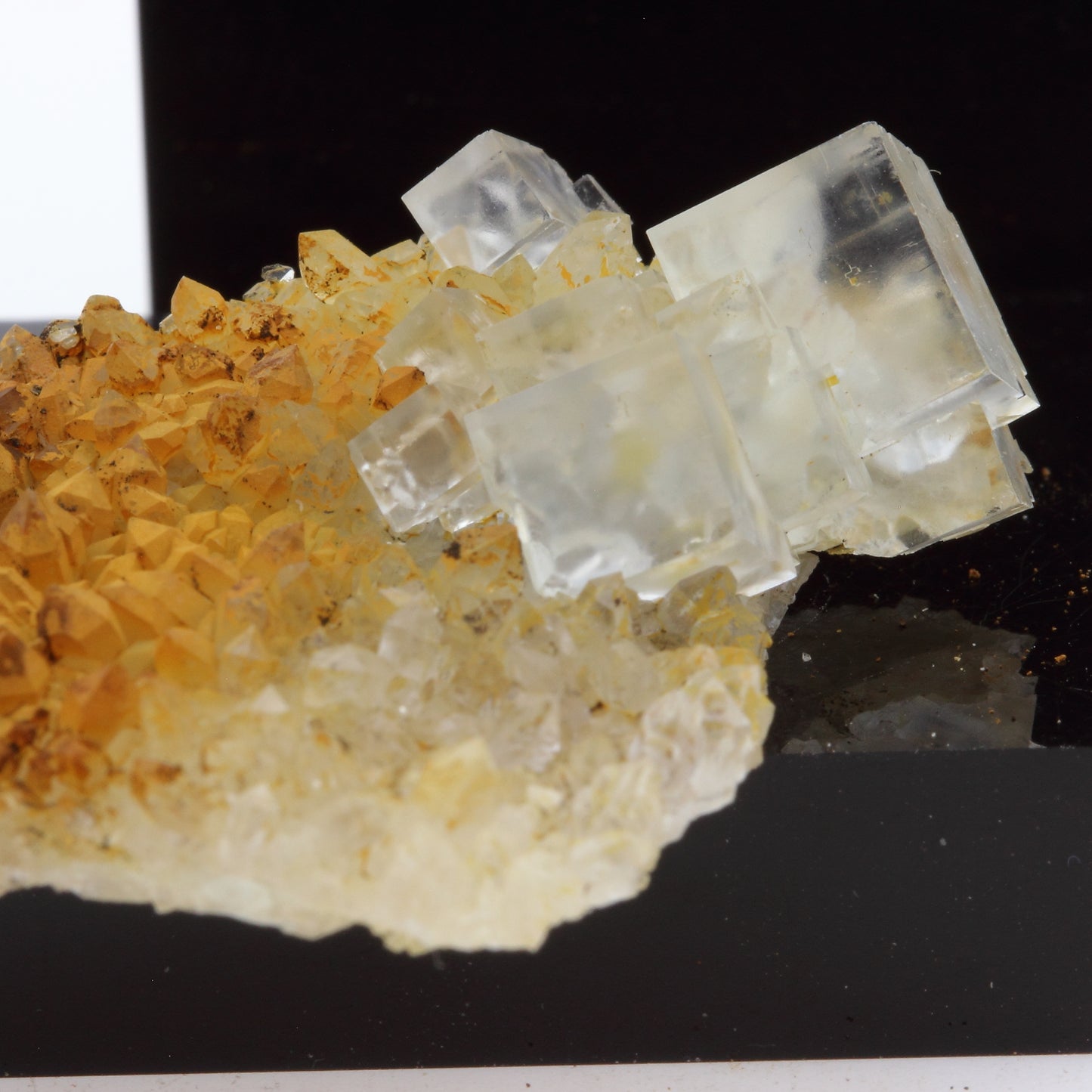 Fluorite + Quartz. 86.7 carats. Langeac, Haute-Loire, France